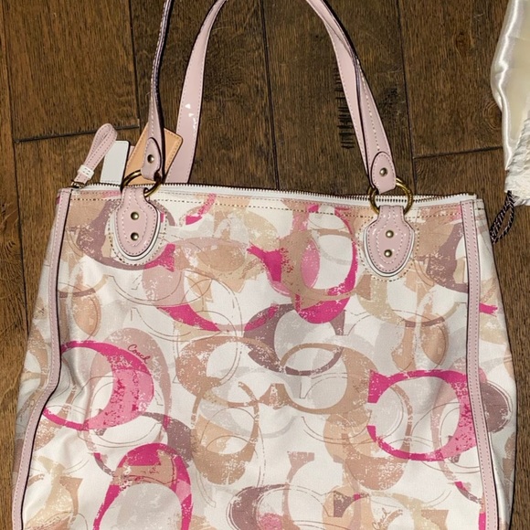 Couch Purse - Picture 2 of 11